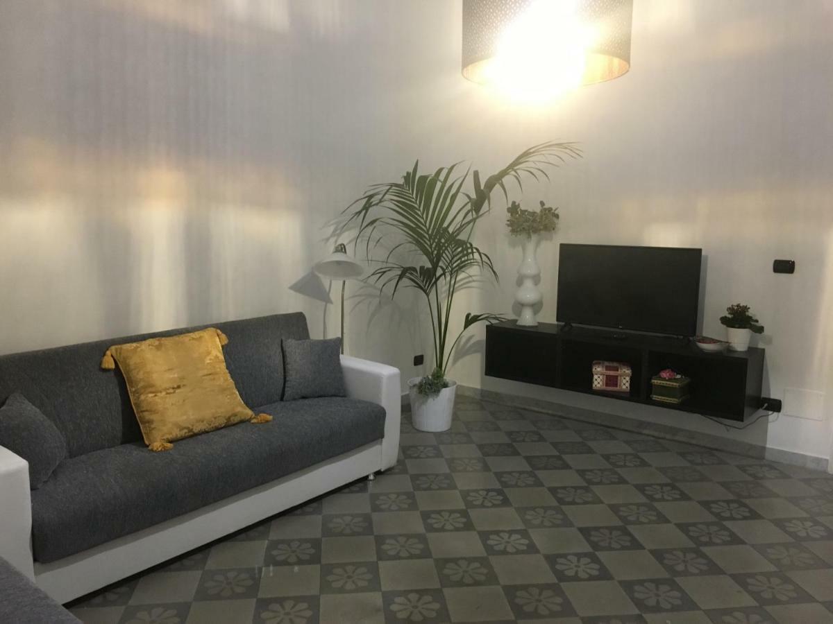 Maison Flores Bari Exteriör bild