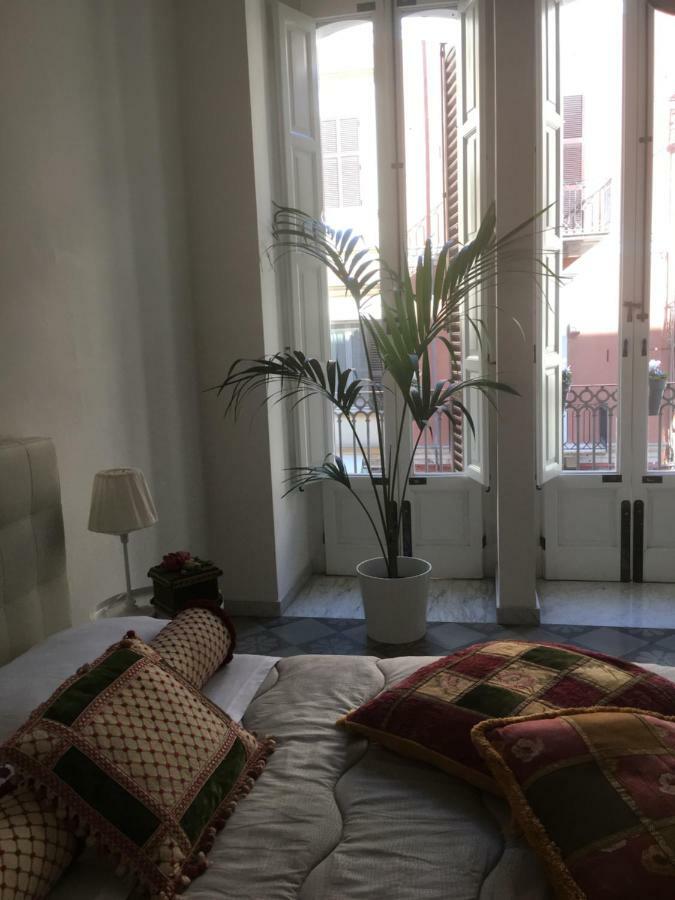 Maison Flores Bari Exteriör bild