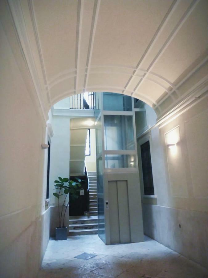 Maison Flores Bari Exteriör bild