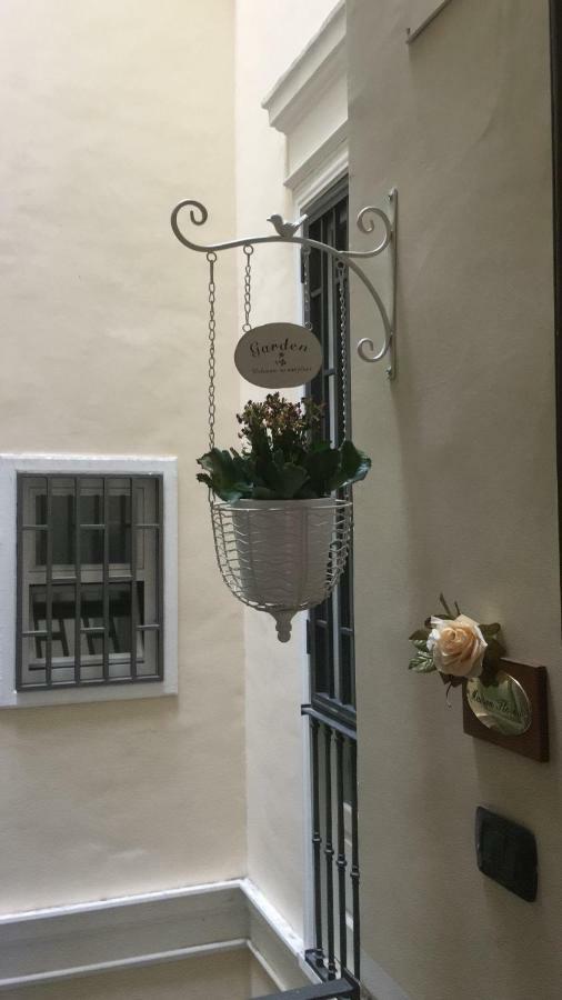 Maison Flores Bari Exteriör bild